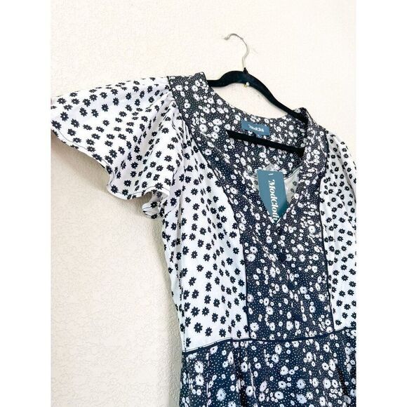NWT! ModCloth Black and White Micro Floral Dress Size 4 - Picture 4 of 9
